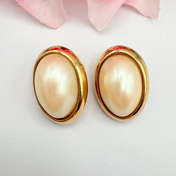 Richelieu Jewelry - Vintage Richelieu Faux Pearl Oval Cabochon Bezel Set Clip On Earrings Signed